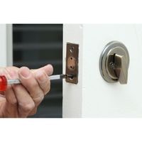 how to remove a deadbolt lock 2022 guide