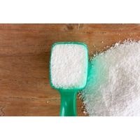 using a powder detergent with bleach